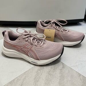 NWT ASICS Gel Excite Size 7.5